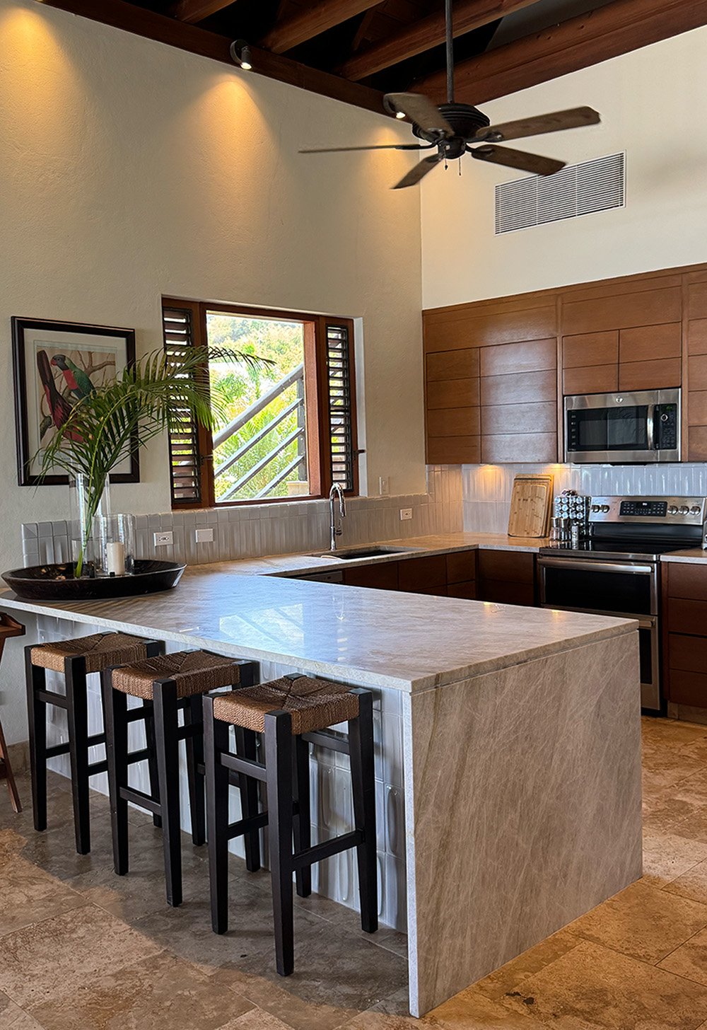 Full kitchen